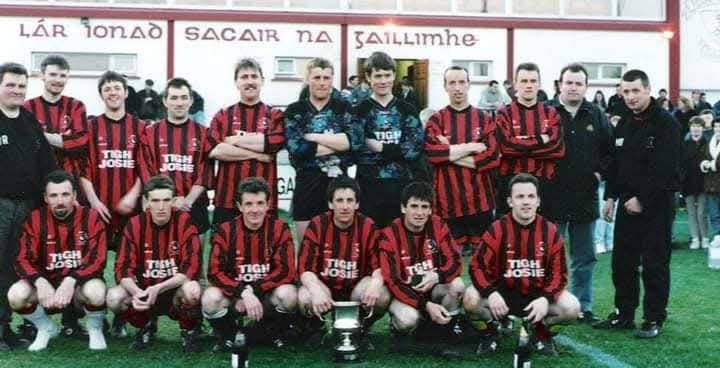 Foireann Mhac Dara leis an gcorn ag Páirc Thír Oileáin, 1996